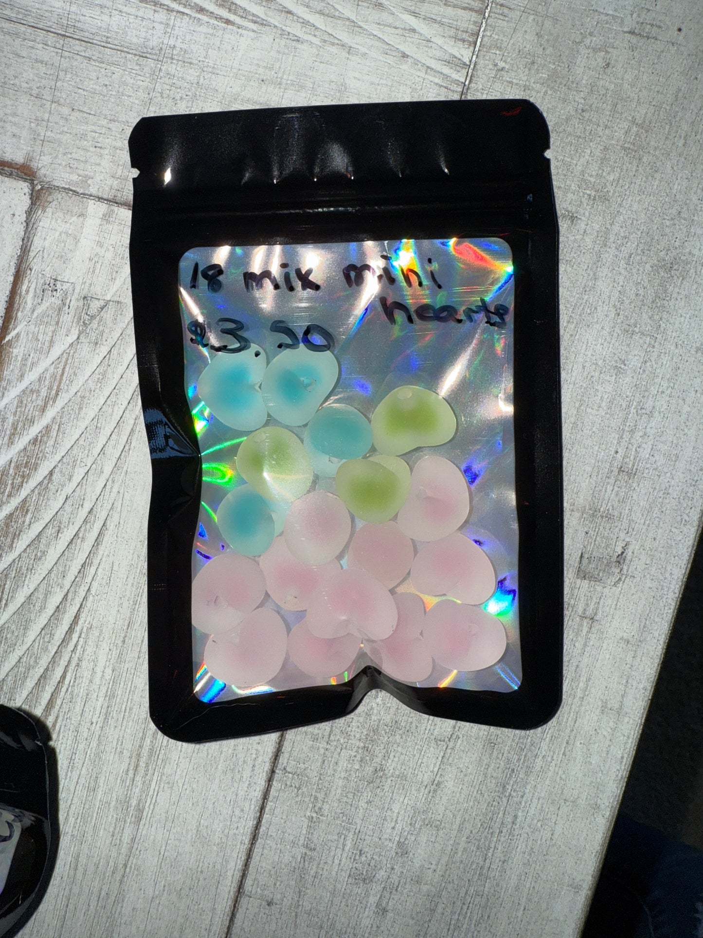 18pcs Mini Heart Beads