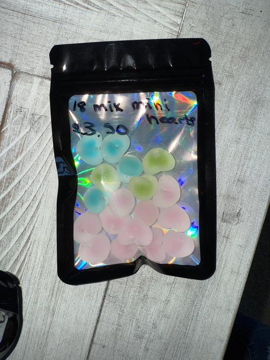 18pcs Mini Heart Beads